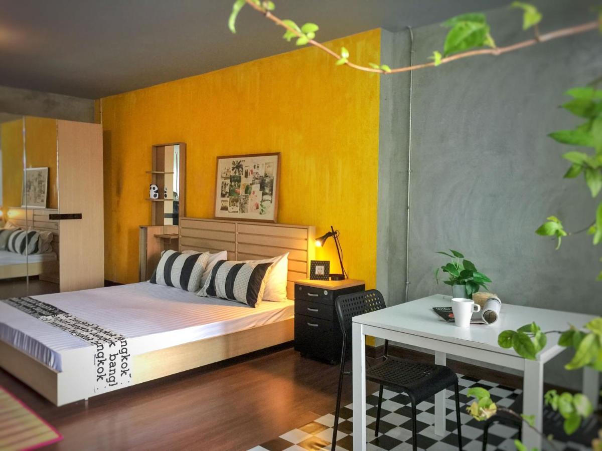 Five Stars Ratchada 19 Vandrarhem Bangkok Exteriör bild