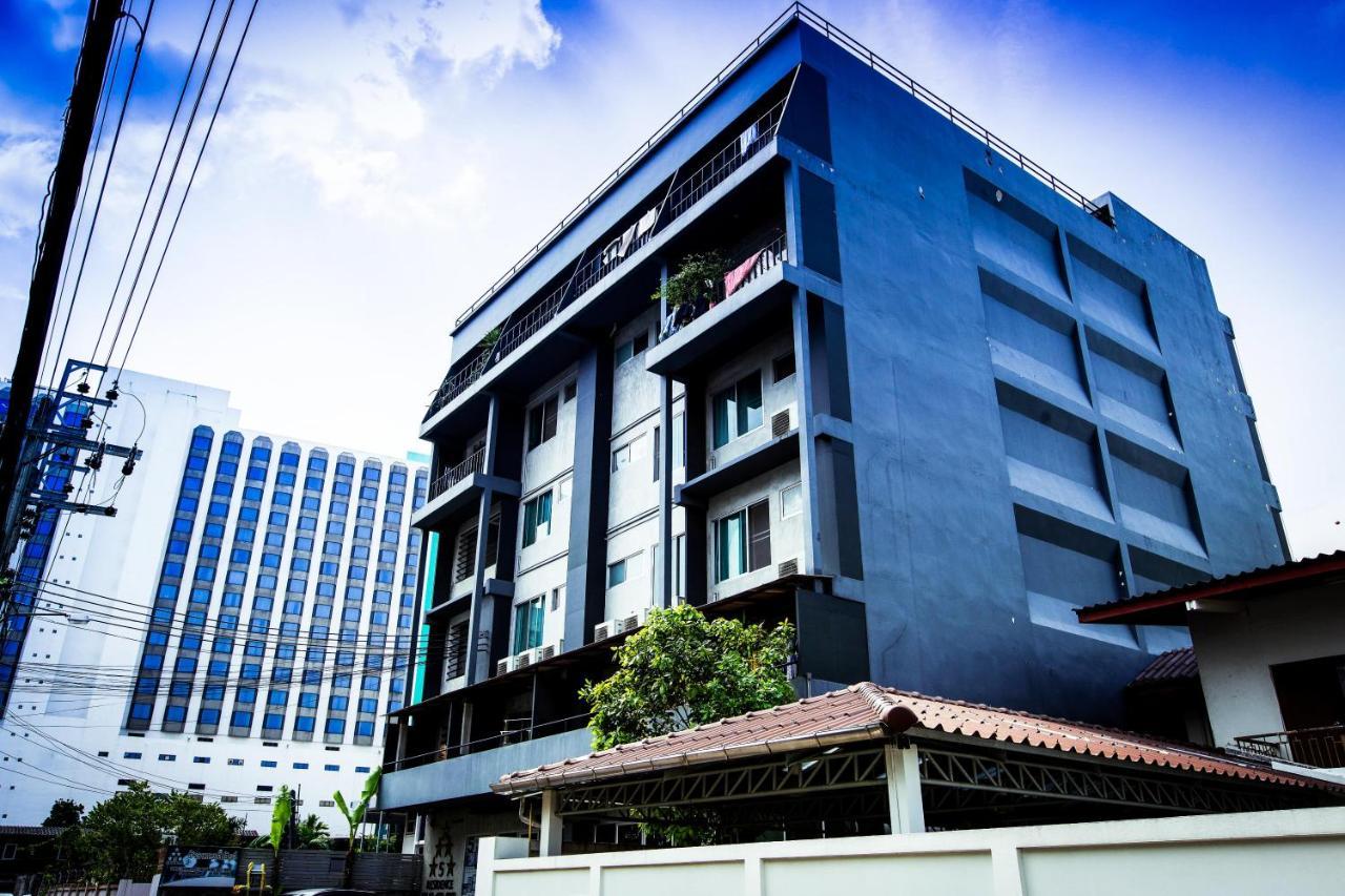 Five Stars Ratchada 19 Vandrarhem Bangkok Exteriör bild