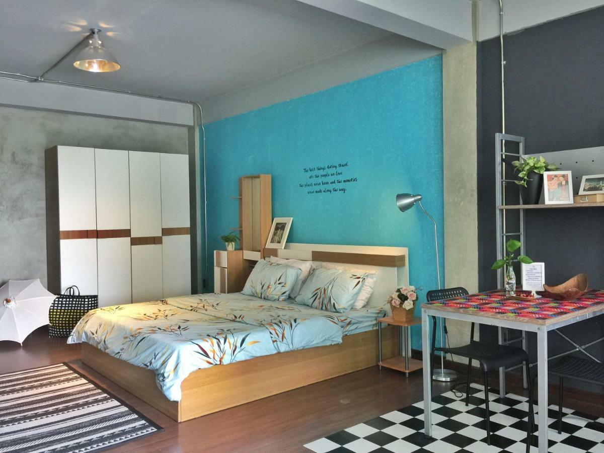 Five Stars Ratchada 19 Vandrarhem Bangkok Exteriör bild