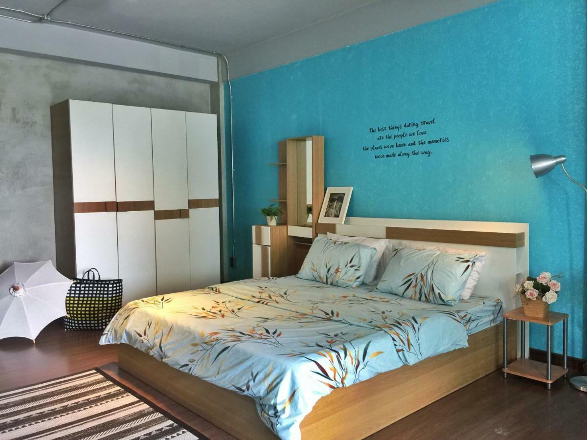 Five Stars Ratchada 19 Vandrarhem Bangkok Exteriör bild
